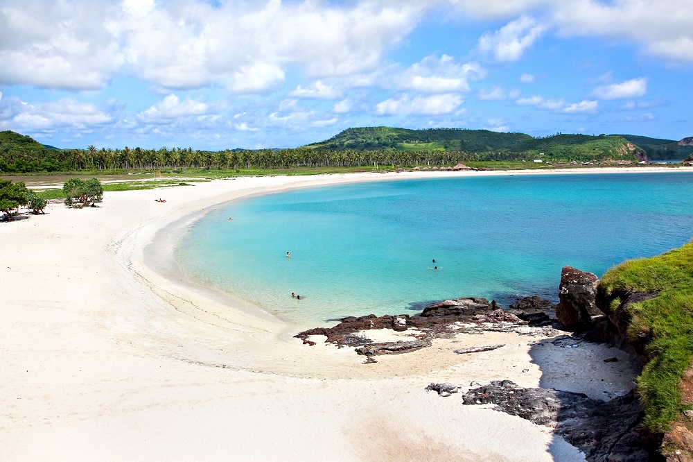 Gambar tempat wisata Pantai Tanjung Aan | Foto: pegipegi.com