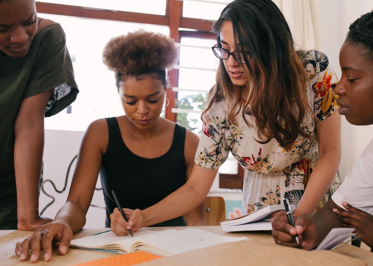 Illustrasi inkubator bisnis di kampus | Foto: Pexels