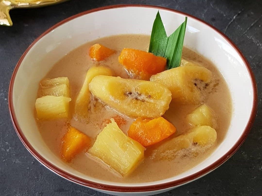 ilustrasi kolak pisang, ubi dan kolang-kaljng | Foto: Instagram/@fen.z/Zona Kaltara ilustrasi kolak pisang, ubi dan kolang-kaljng | Foto: Instagram/@fen.z/Zona Kaltara
