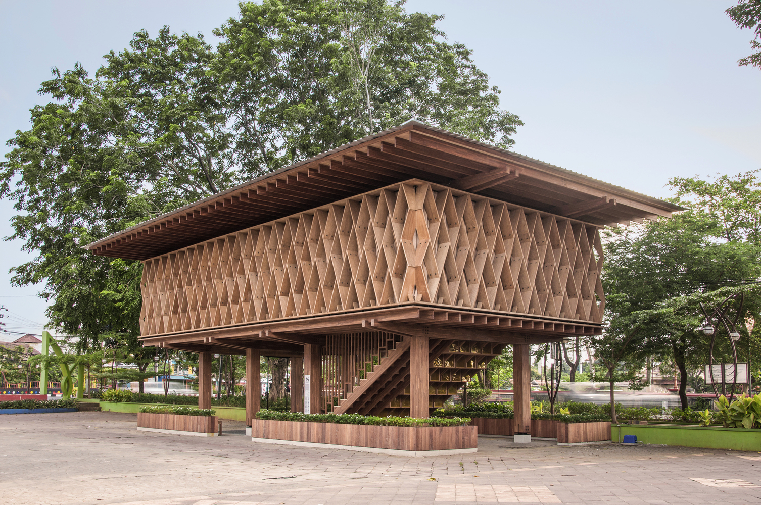 Microlibrary Warak Kayu, salah satu perpustakaan umum unik di Indonesia | Foto: Arch Daily